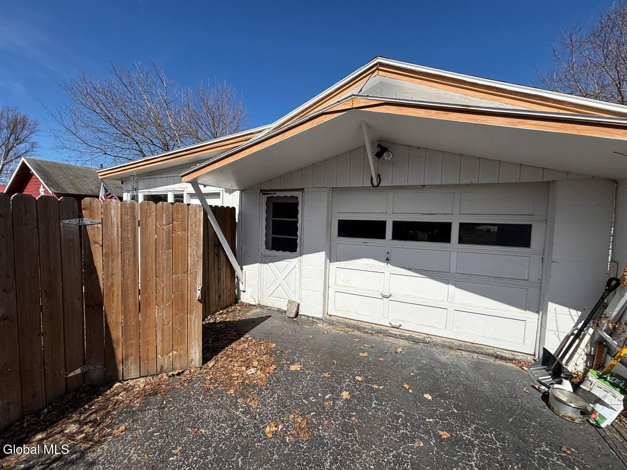 27 Franklin Street Gloversville NY 12078