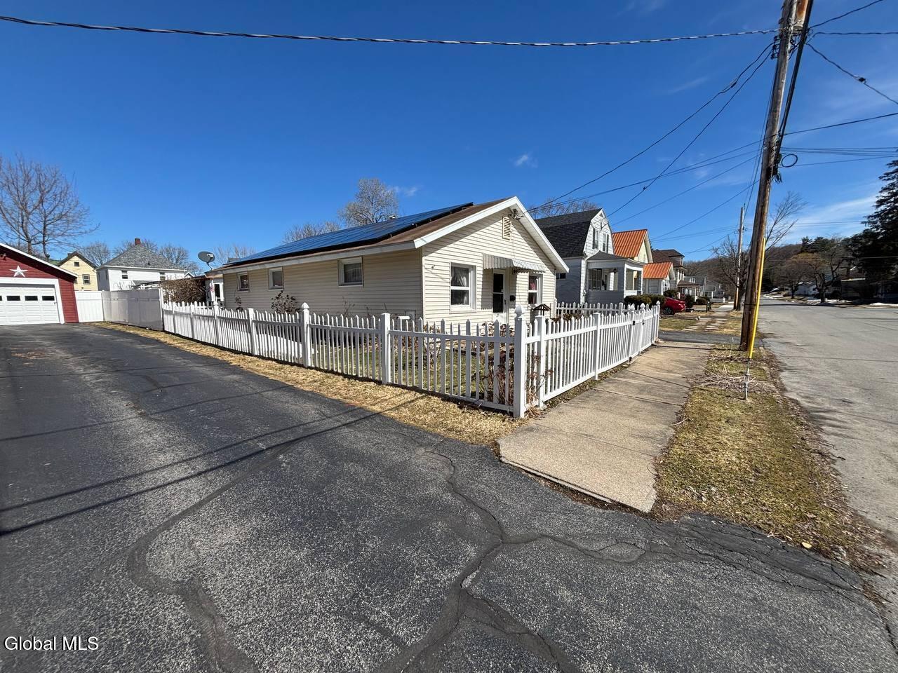 27 Franklin Street Gloversville NY 12078