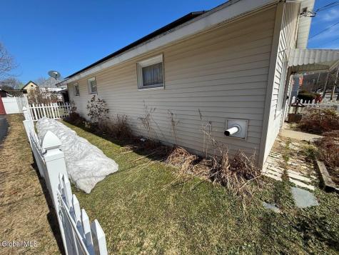 27 Franklin Street Gloversville NY 12078