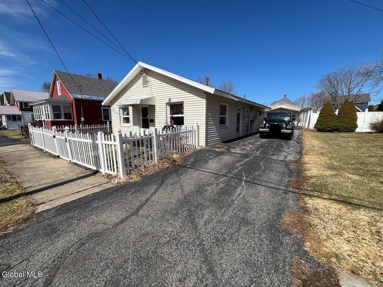 27 Franklin Street Gloversville NY 12078