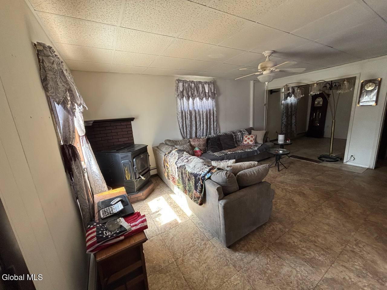 27 Franklin Street Gloversville NY 12078