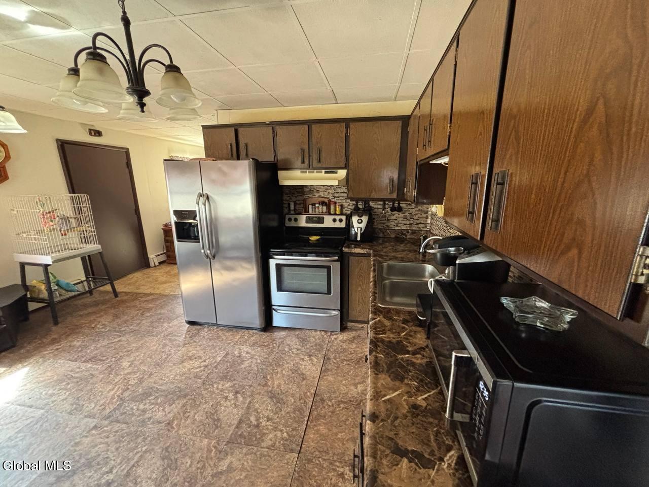 27 Franklin Street Gloversville NY 12078
