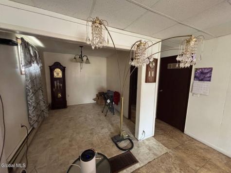 27 Franklin Street Gloversville NY 12078