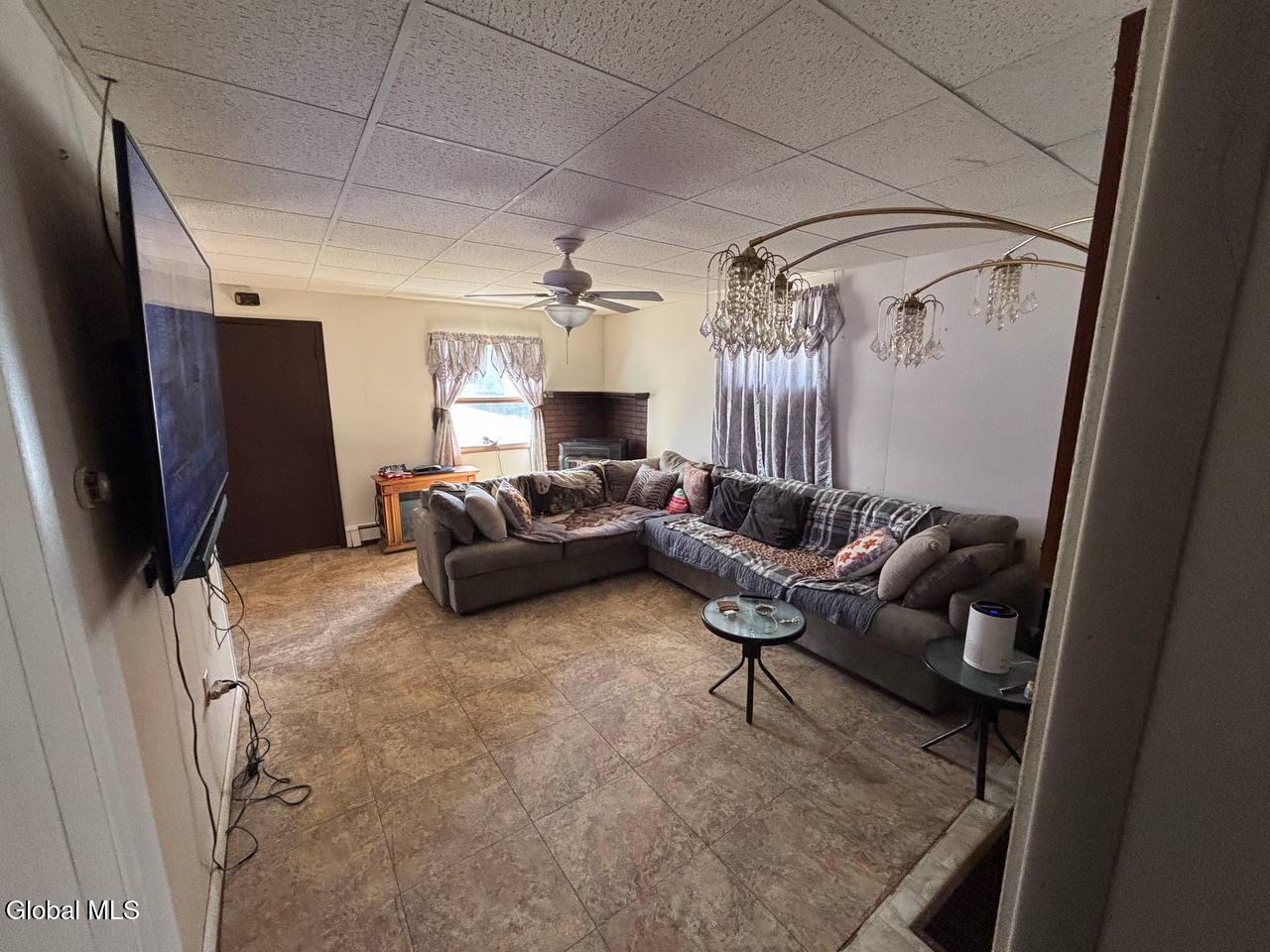 27 Franklin Street Gloversville NY 12078