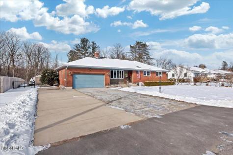 6 Evergreen Boulevard Glenville NY 12302