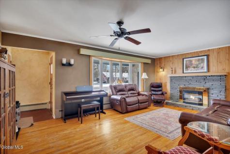 6 Evergreen Boulevard Glenville NY 12302