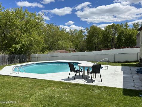 31 Saint George Place Schenectady NY 12304
