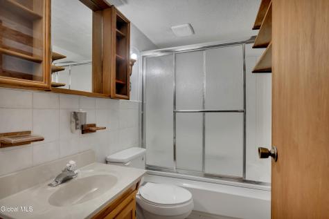 31 Saint George Place Schenectady NY 12304