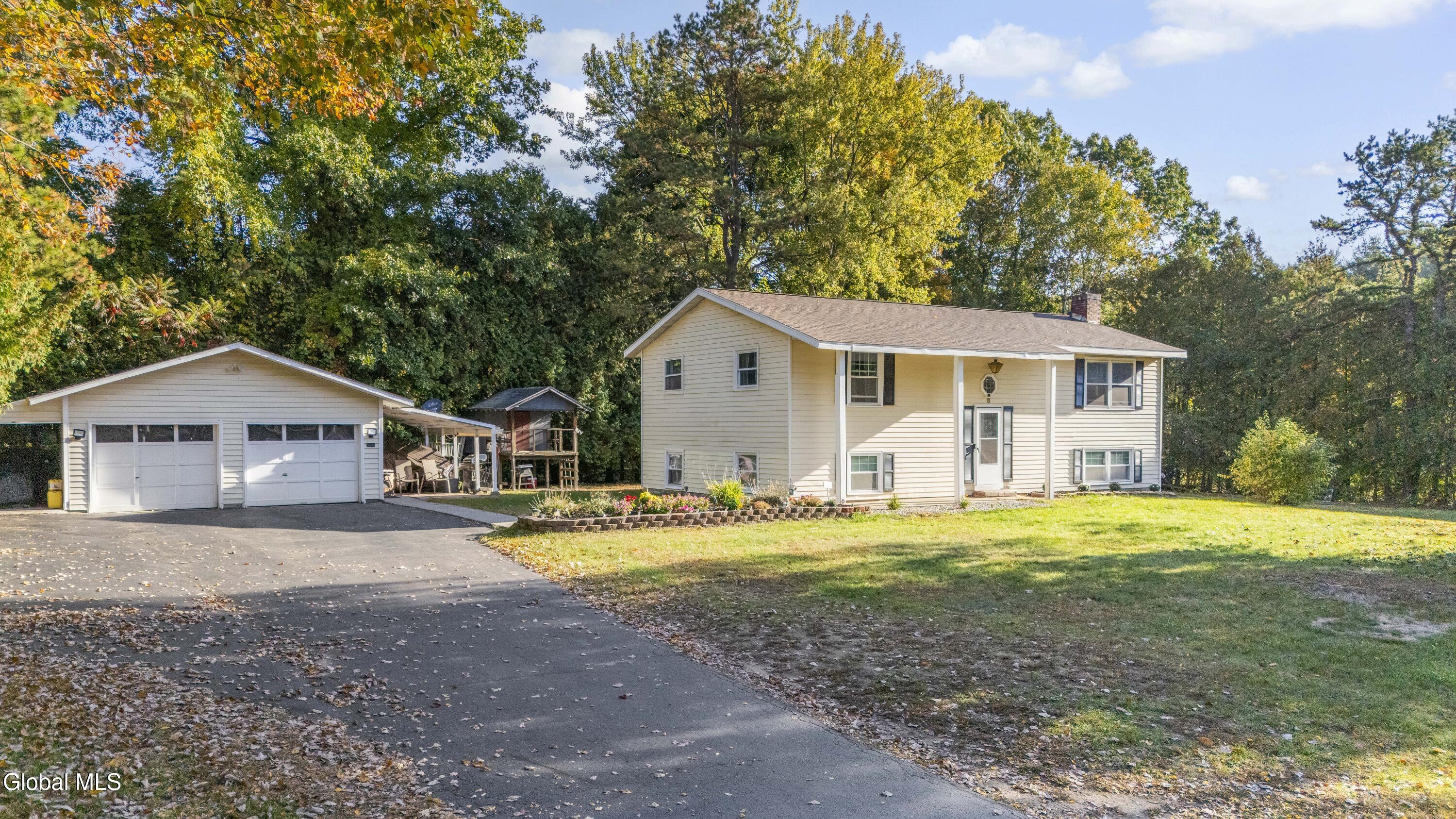 Queensbury NY, 8 Amy Lane