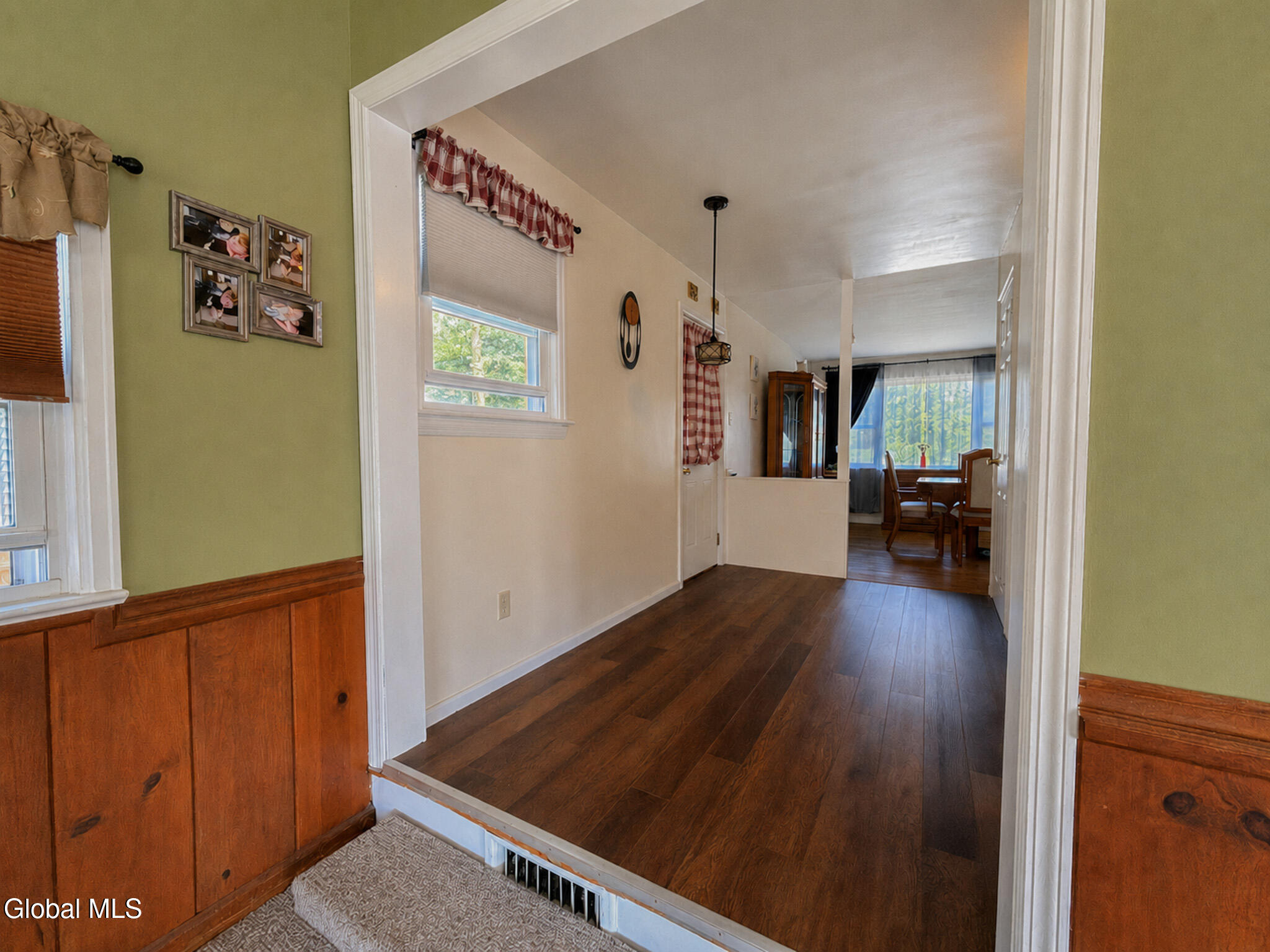 2540 Putnam Street Schenectady NY 12304