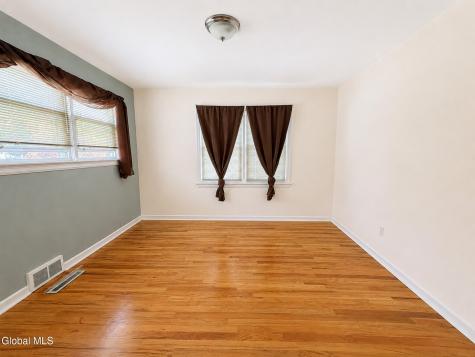 2540 Putnam Street Schenectady NY 12304