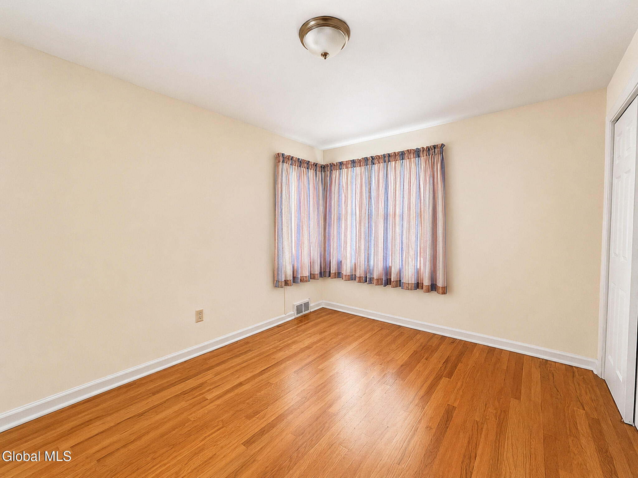2540 Putnam Street Schenectady NY 12304