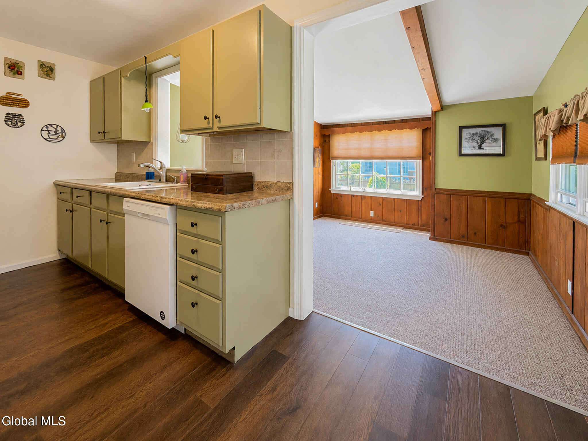2540 Putnam Street Schenectady NY 12304