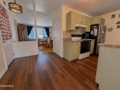 2540 Putnam Street Schenectady NY 12304