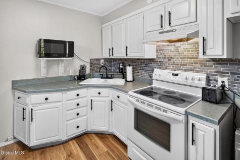 1030 Wayne Road Schenectady NY 12303