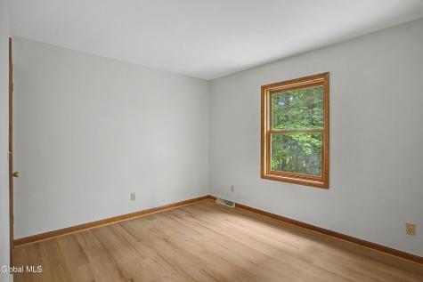14 Thoroughbred Way Clifton Park NY 12065