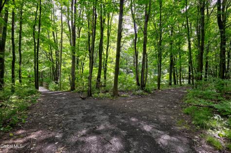 14 Thoroughbred Way Clifton Park NY 12065