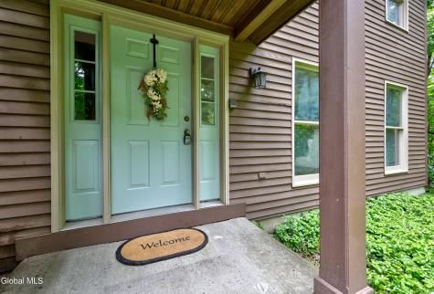 14 Thoroughbred Way Clifton Park NY 12065