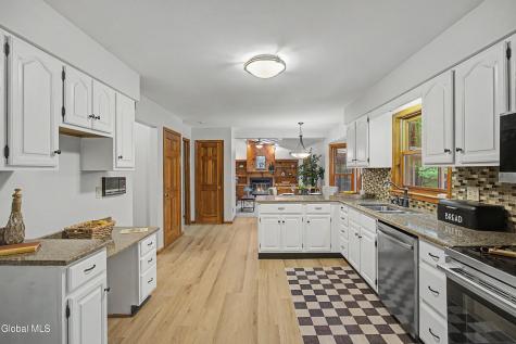 14 Thoroughbred Way Clifton Park NY 12065