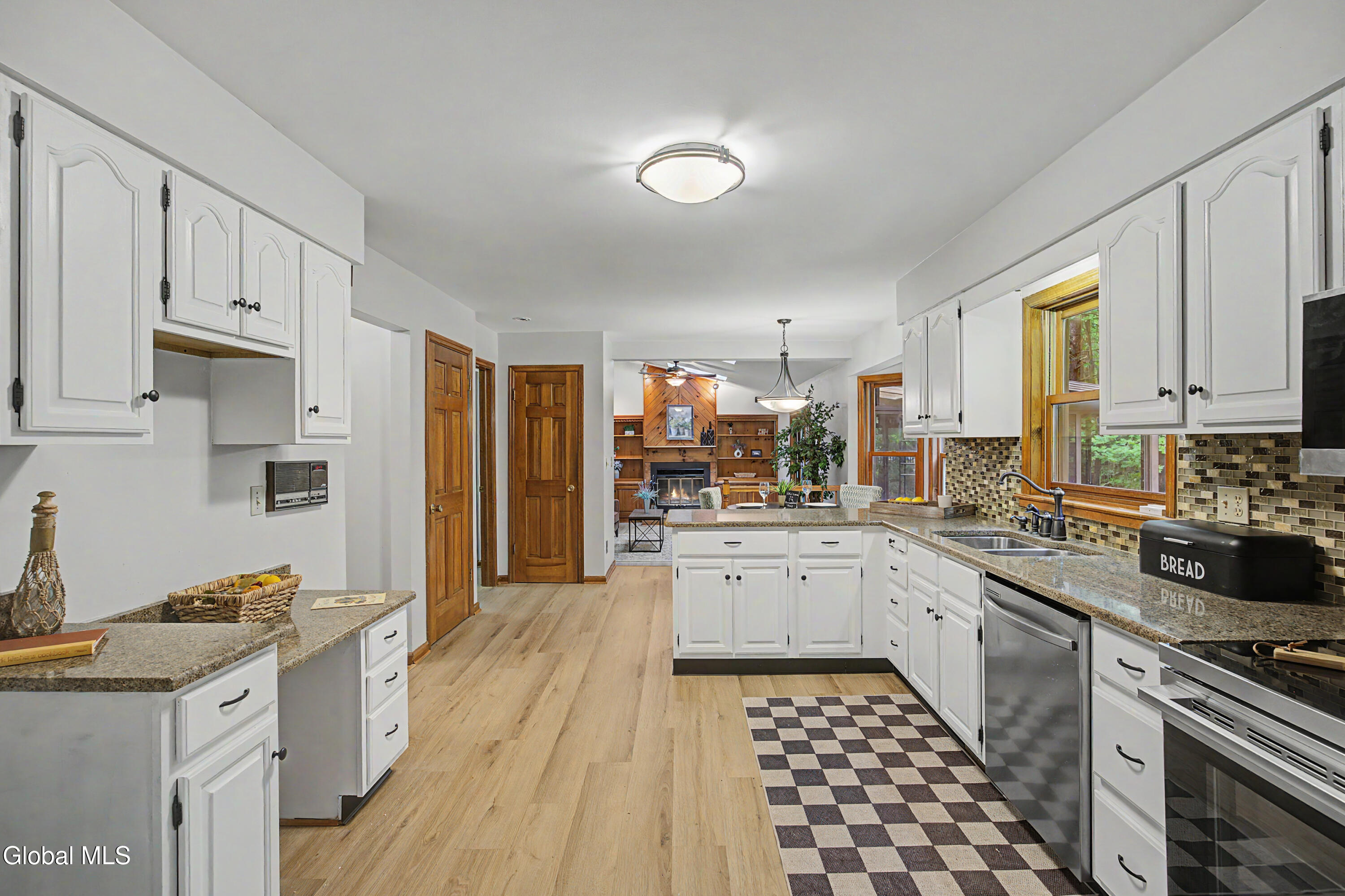14 Thoroughbred Way Clifton Park NY 12065