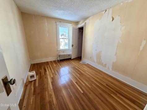 11 Crescent Avenue Amsterdam NY 12010