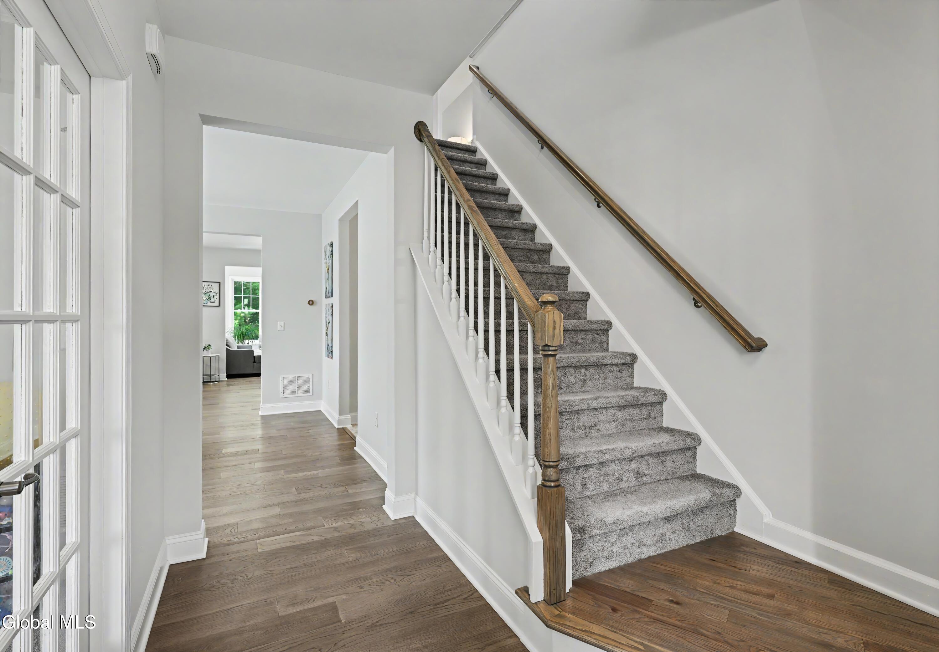 30 Greenbrier Way Halfmoon NY 12065
