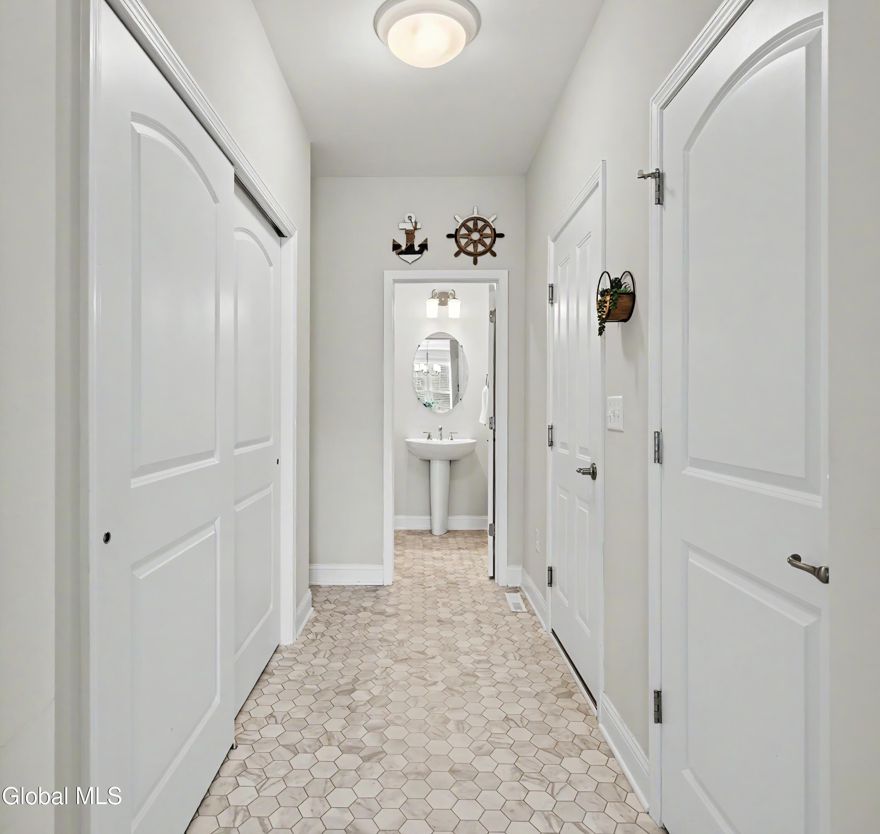 30 Greenbrier Way Halfmoon NY 12065