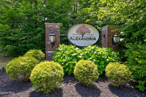 30 Greenbrier Way Halfmoon NY 12065