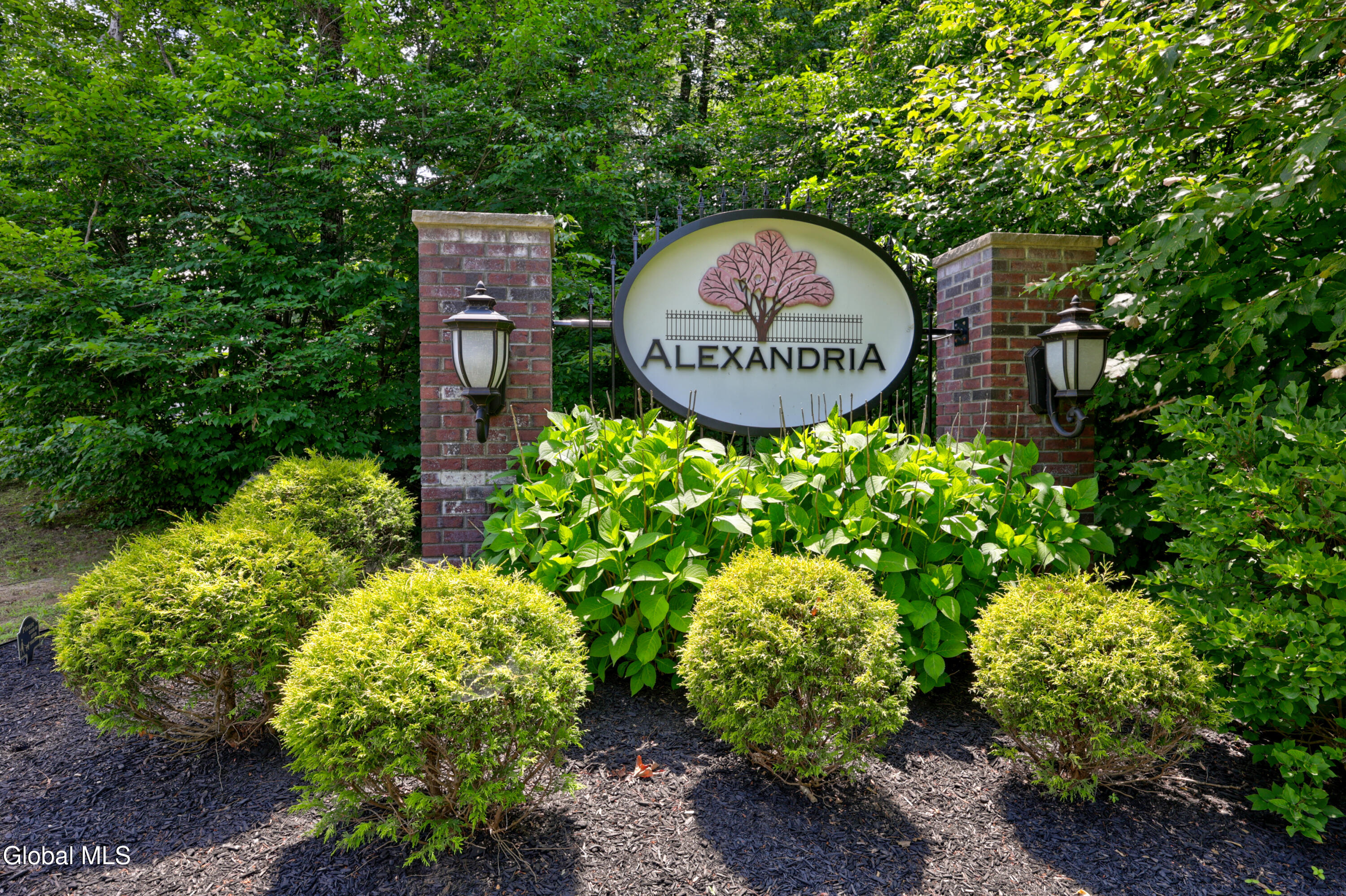 30 Greenbrier Way Halfmoon NY 12065