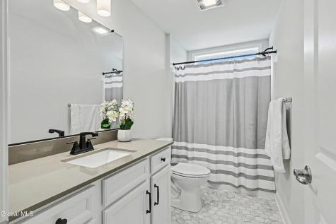 30 Greenbrier Way Halfmoon NY 12065