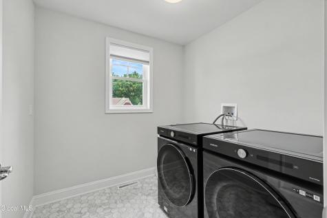 30 Greenbrier Way Halfmoon NY 12065