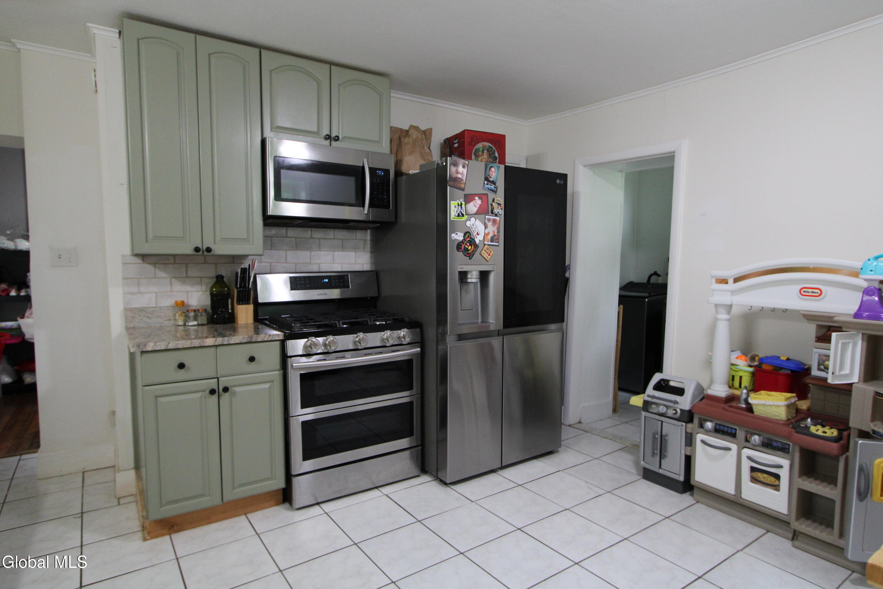 57 Mann Avenue Troy NY 12180
