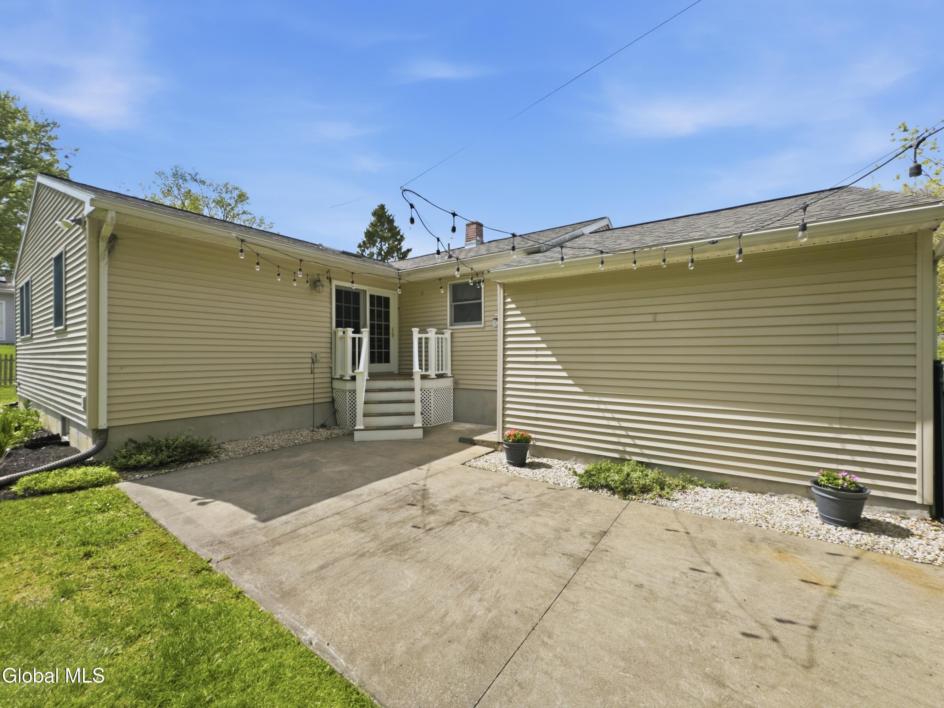 15 Homestead Drive Latham NY 12110