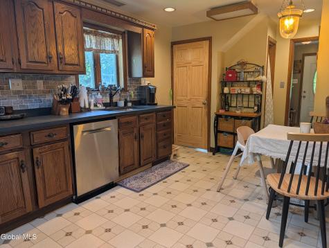 874 Benedict Avenue Niskayuna NY 12309