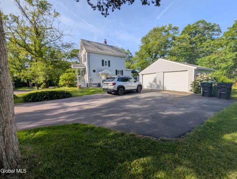 874 Benedict Avenue Niskayuna NY 12309