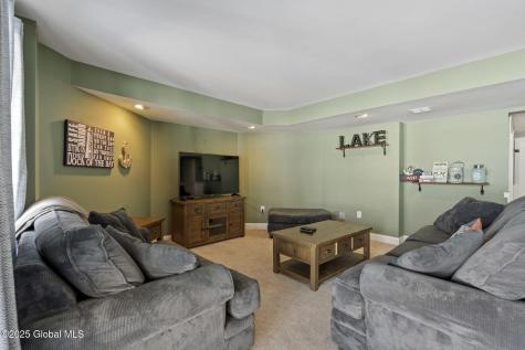 736 Ny-9p Saratoga Springs NY 12866