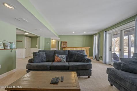 736 Ny-9p Saratoga Springs NY 12866