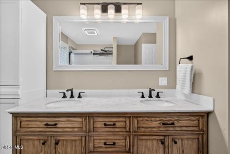 7 James Drive Waterford NY 12188
