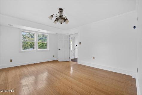 51 S Kellogg Avenue Schenectady NY 12304