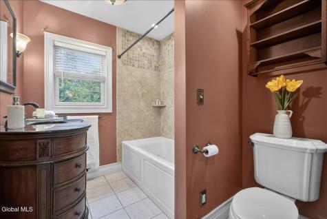 51 S Kellogg Avenue Schenectady NY 12304