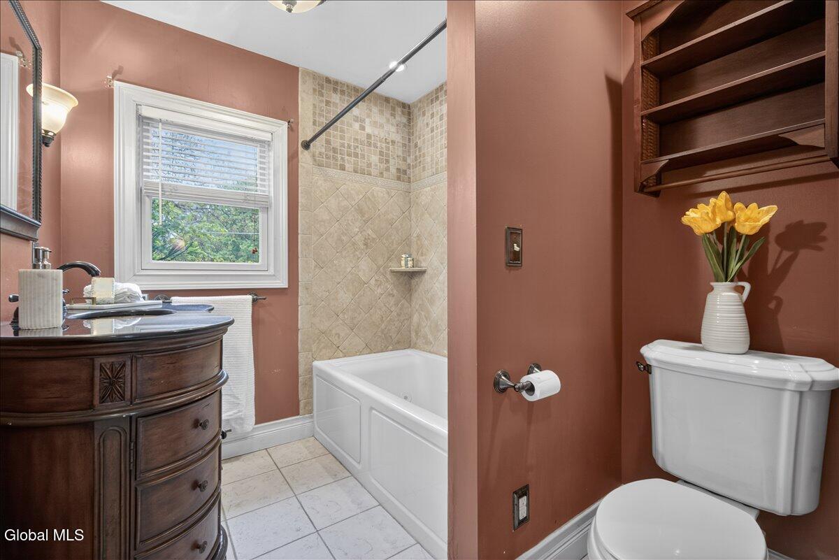 51 S Kellogg Avenue Schenectady NY 12304