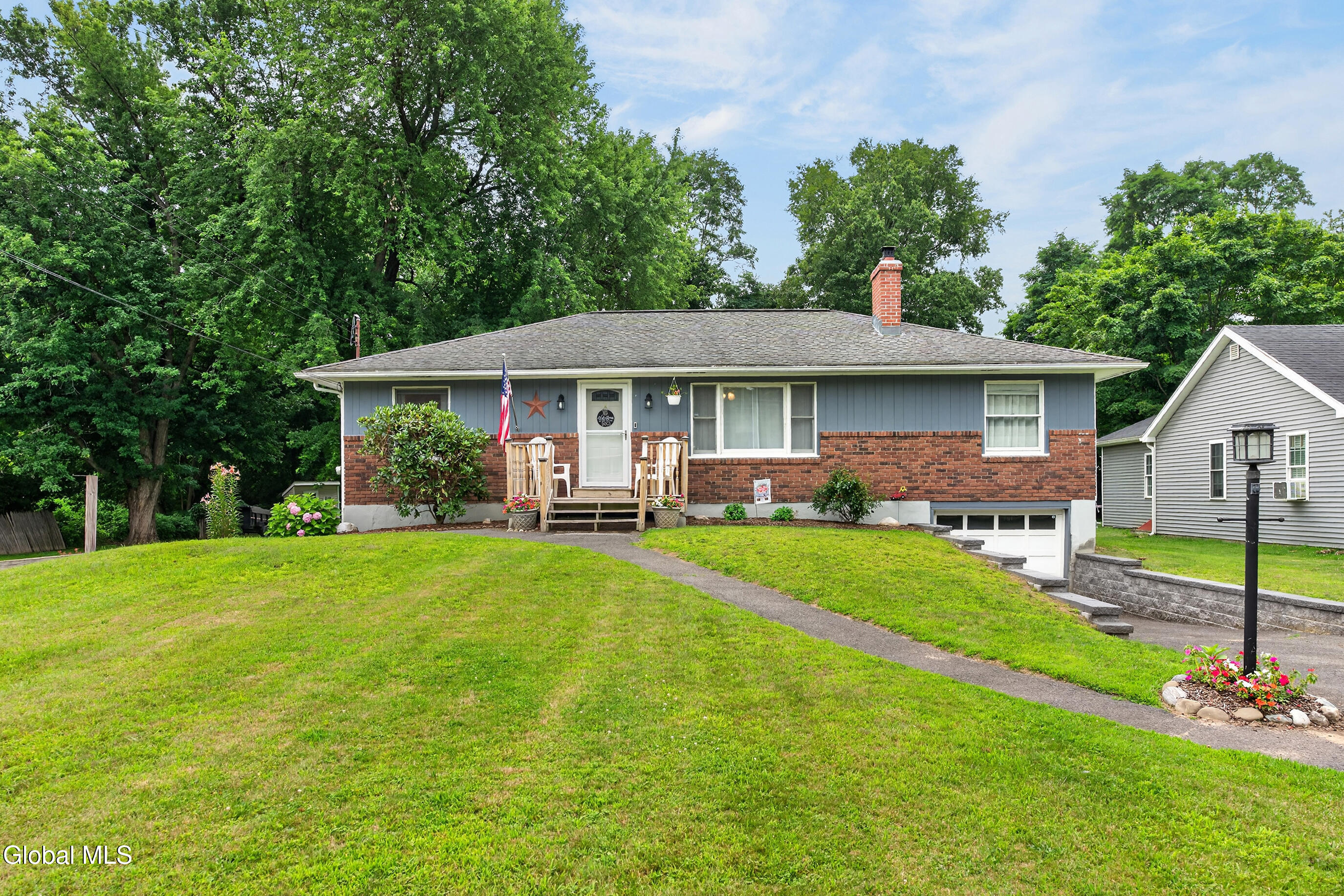 27 Asprion Road Glenmont NY 12077