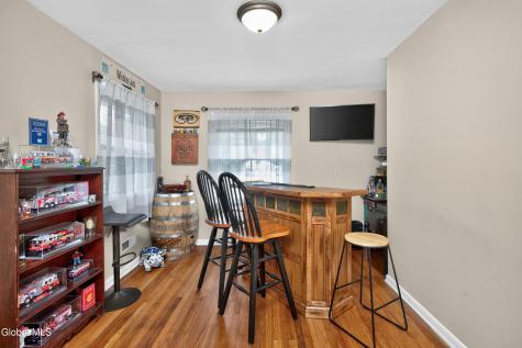 27 Asprion Road Glenmont NY 12077