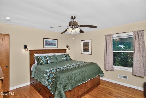 27 Asprion Road Glenmont NY 12077