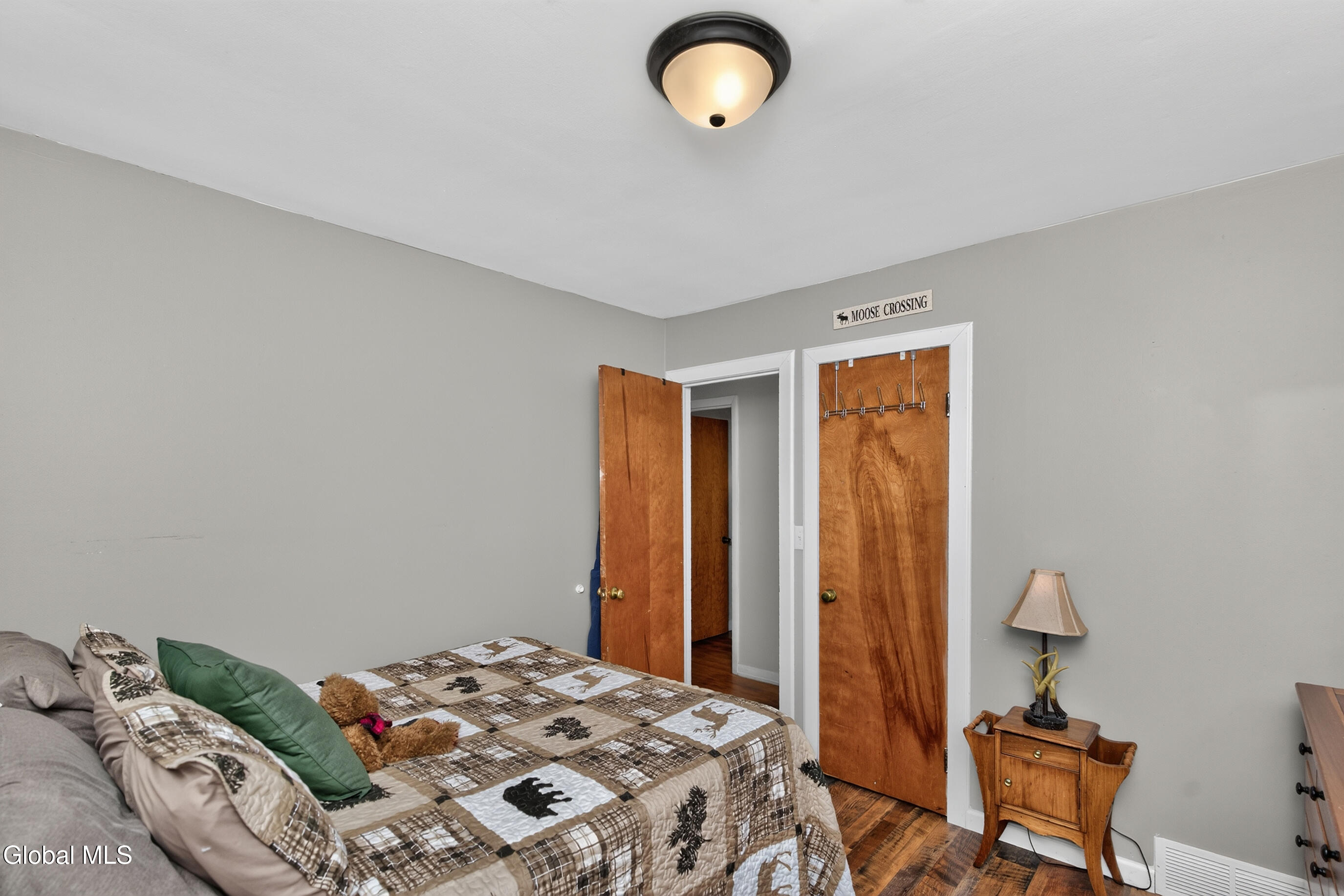 27 Asprion Road Glenmont NY 12077