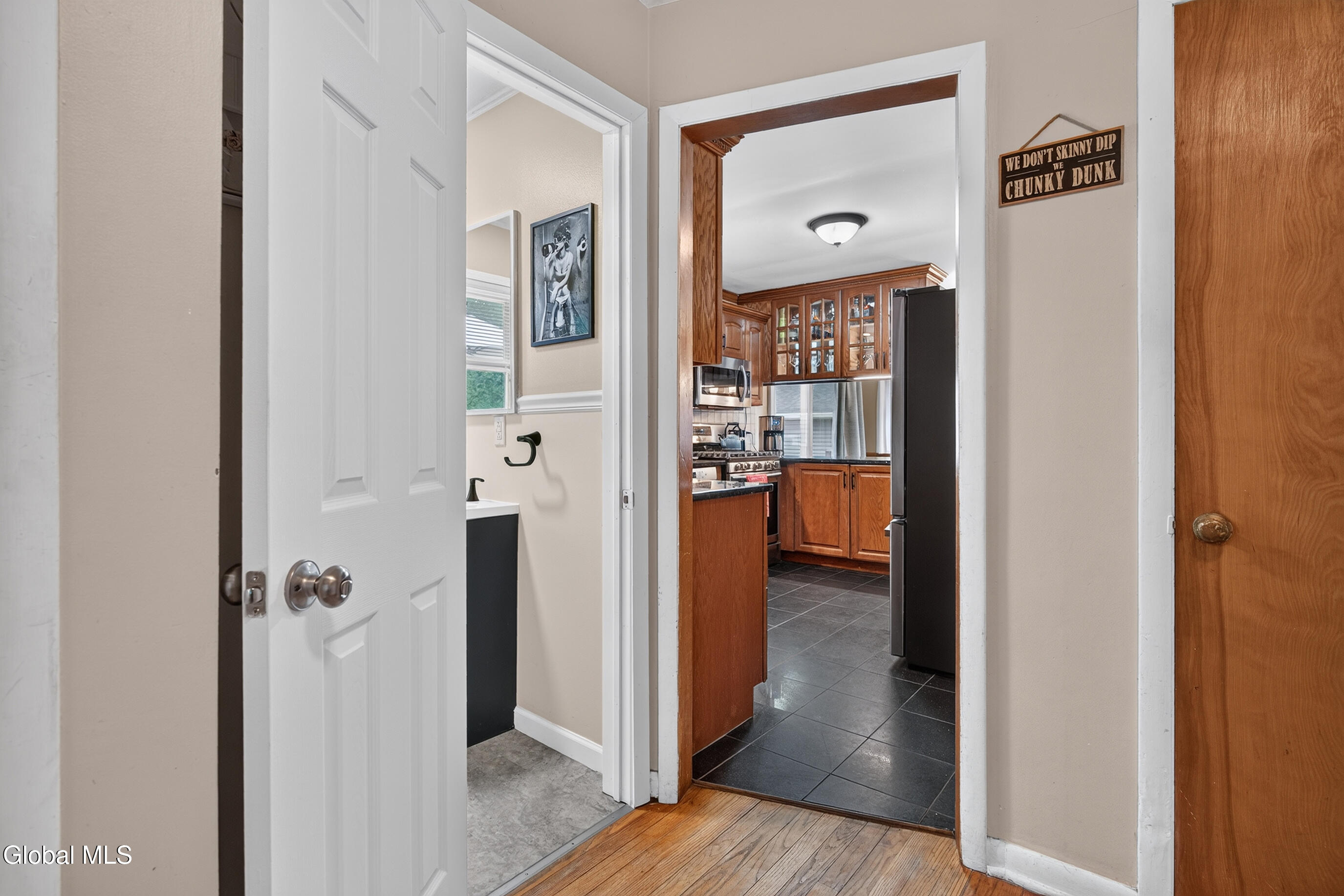 27 Asprion Road Glenmont NY 12077