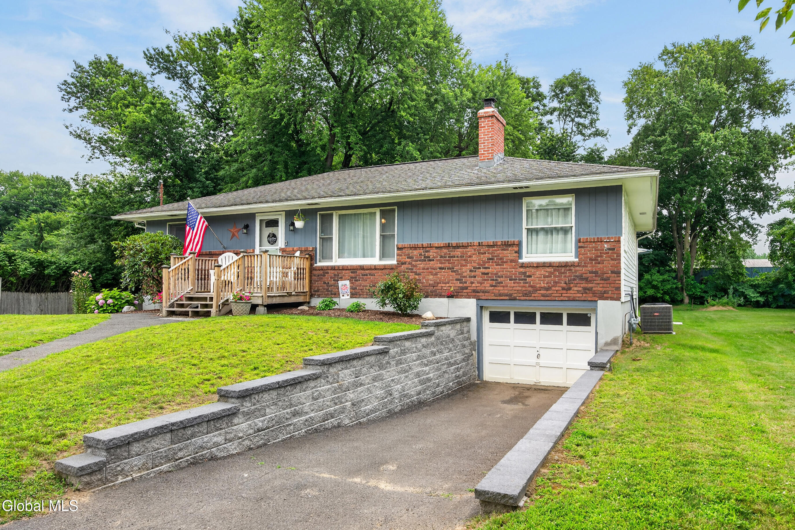 27 Asprion Road Glenmont NY 12077