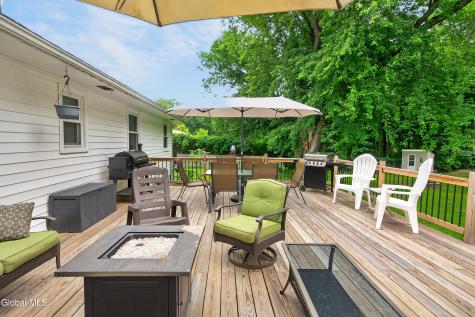 27 Asprion Road Glenmont NY 12077