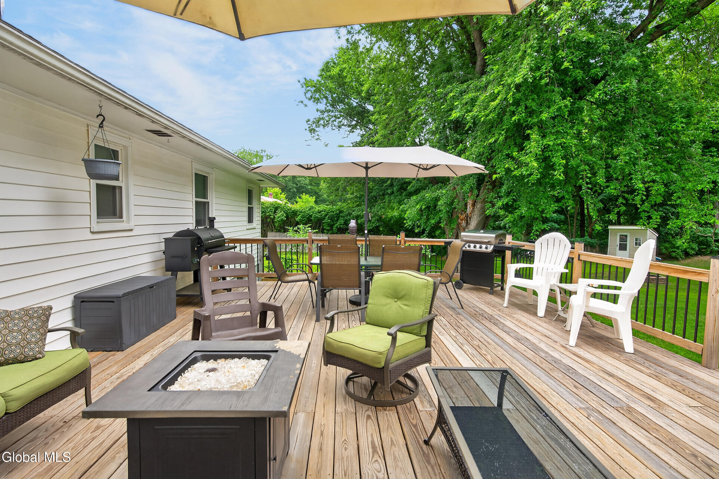 27 Asprion Road Glenmont NY 12077