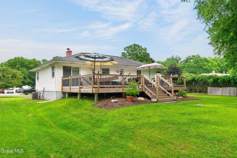 27 Asprion Road Glenmont NY 12077